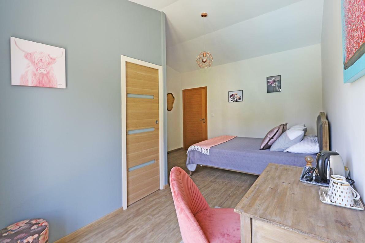 L Esprit Du Clain Chambres D Hotes Bandb De Standing Proches Du Futuroscope Golf Et Lac De St Cyr Naintre Exterior foto